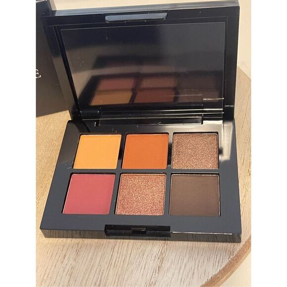 Beauty Vaulte Regal Eyeshadow Palette Highly Pigmented Matte & Shimmer Shades - Picture 1 of 6